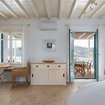 Hola Mykonos