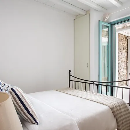 Hola Mykonos * カラファティス