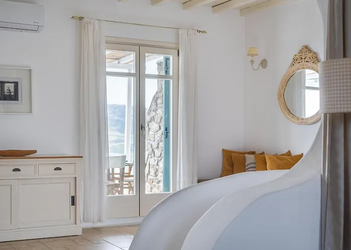 Hola Mykonos * Kalafatis