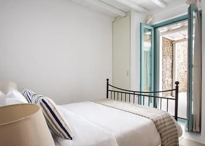 Hola Mykonos * Kalafatis